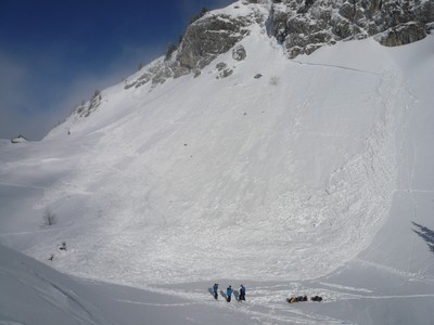 photo secours avalanche grand som-lionel chatain.JPG